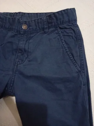 Pantalones niño en dos colores básicos