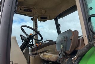 Tractor John Deere 5820 4WD