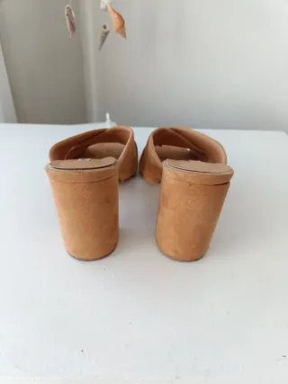 Sandalias Mule Camel Talla 38