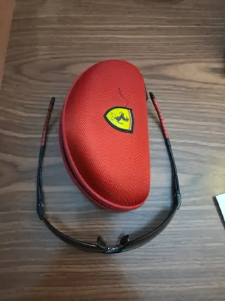 Gafas de Sol Ferrari FR0069 con Funda Original