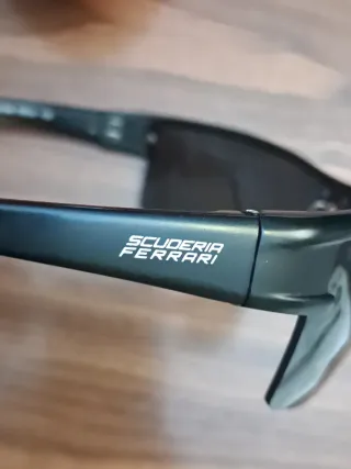 Gafas de Sol Ferrari FR0069 con Funda Original