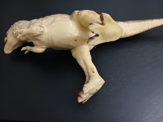 Dinosauro giocattolo