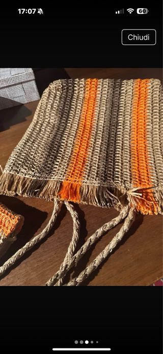 Borsa e pochette in rafia beige e arancione
