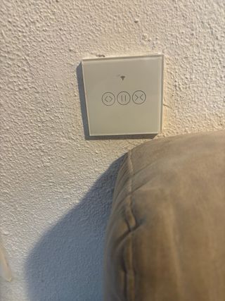 Ventana aluminio Climalit con persiana motorizada