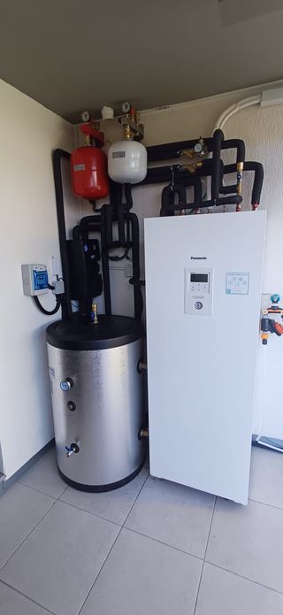 Instalacion de Aerotermia y Suelo Radiante