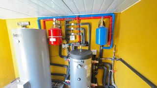 Instalacion de Aerotermia y Suelo Radiante