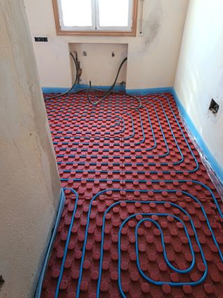 Instalacion de Aerotermia y Suelo Radiante