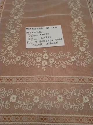 Manteletas y delantal fallera tul bordado