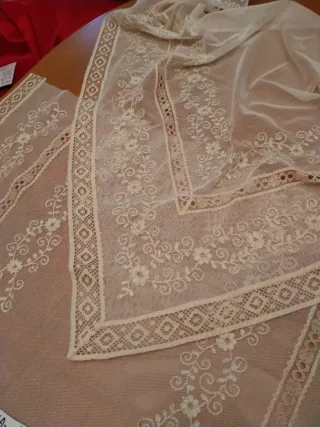 Manteletas y delantal fallera tul bordado