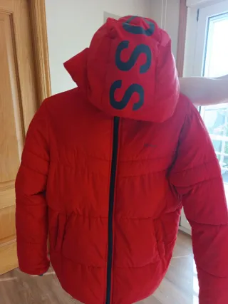 Plumífero Hugo Boss Rojo niño talla16 Muy calentit