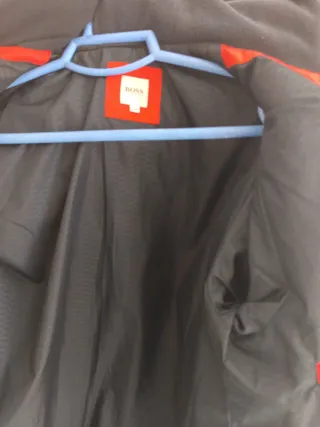 Plumífero Hugo Boss Rojo niño talla16 Muy calentit