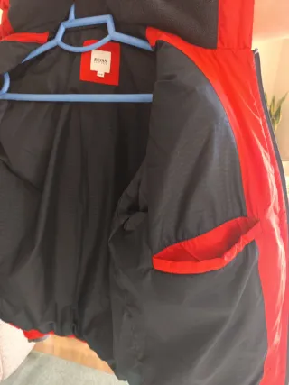 Plumífero Hugo Boss Rojo niño talla16 Muy calentit