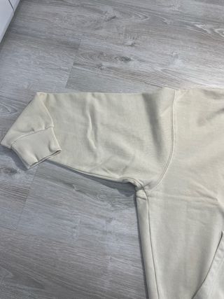 Sudadera Zara cuello cremallera beige