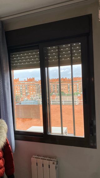 5 Ventanas Dobles con Reja y Persiana y 2 simples