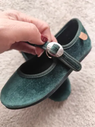 Merceditas terciopelo verde La Cadena talla 26