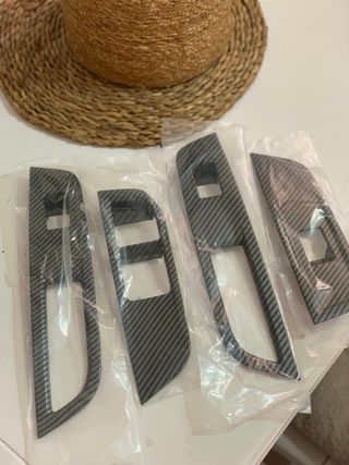 Embellecedor o cubierta para botoneras de puerta