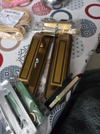 2 Manillas Puerta Doradas con Llave