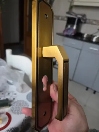 2 Manillas Puerta Doradas con Llave