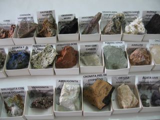 Collezione di 54 minerali