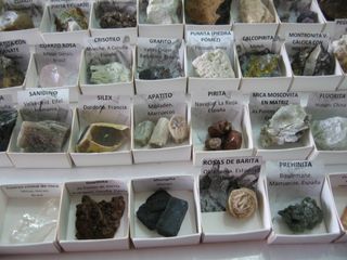 Collezione di 54 minerali