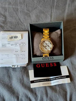 Reloj Guess Dorado con Cristales