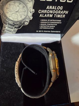 Reloj Lotus Cronógrafo Titanio Dorado y Plateado