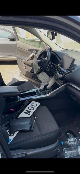 Mitsubishi Eclipse Cross abril 2023