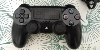 PS4 500GB Negra + Caja + Todo lo original