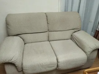 Sofá 2 plazas tela beige seminuevo
