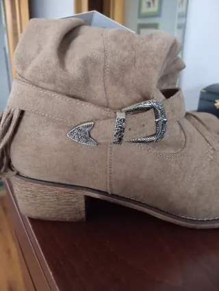 Botas Kimnara Beige con Flecos