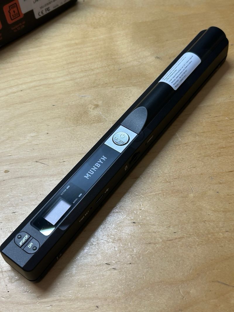 Escáner Portátil MUNBYN Mini 16G SD 900 DPI A4 afbeelding 2
