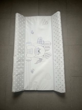 Cambiador bebé con osito y estrellas