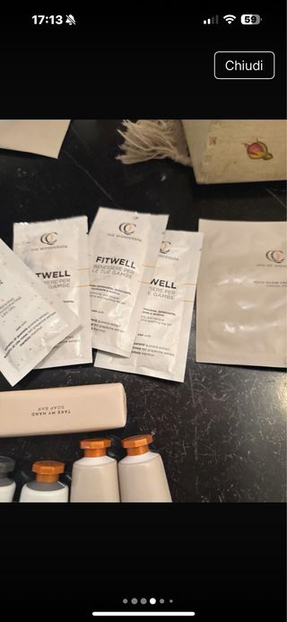 Pochette QC Terme con prodotti QCTerme