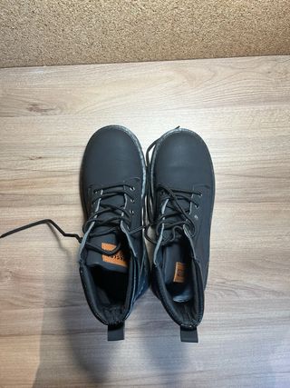 Botas negras impermeables