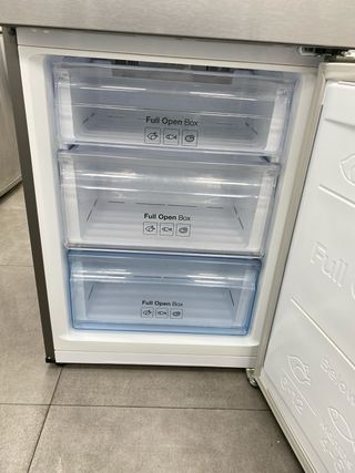 Nevera marca Samsung 200/60cm clase A+++ garantía