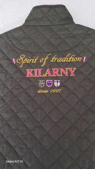 Chaleco acolchado KILARNY marrón y rosa