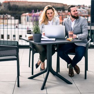 Tavolo a Colonna in Resina Antracite per Esterni