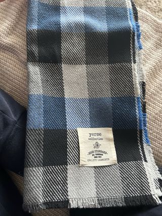 Bufanda Yerse cuadros azul y negro