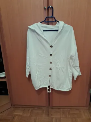 CHAQUETA CAPUCHA