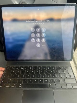 iPad Pro 6ª Gen 12.9 Plata + teclado apple