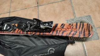 Esquís cortos con funda