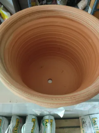 Maceta rústica de terracota