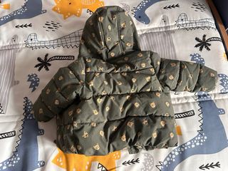 Chaqueta acolchada capucha Kiabi bebé 9 meses