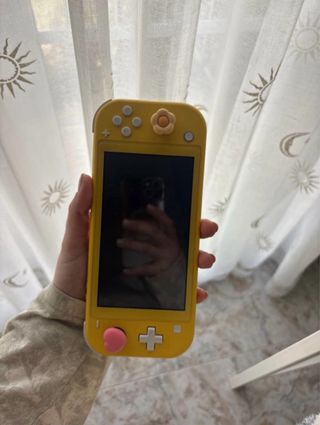 Nintendo Switch Lite Gialla + Accessori