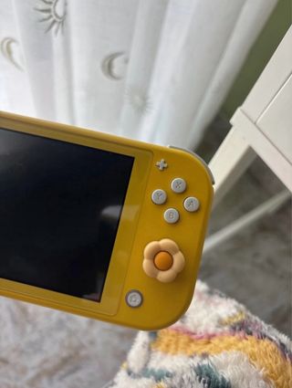 Nintendo Switch Lite Gialla + Accessori