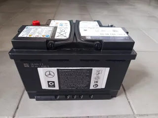 Batería de coche Mercedes-Benz (Genuine Parts)