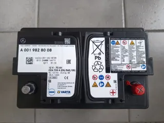 Batería de coche Mercedes-Benz (Genuine Parts)