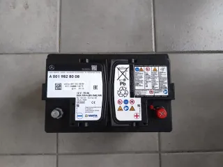 Batería de coche Mercedes-Benz (Genuine Parts)