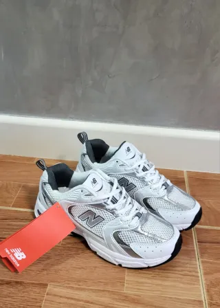 New Balance Talla 38 Plata/Blanco