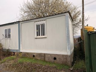 Casetas de obra y material de construcción.